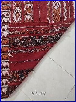 Kilim Marocain Berbère vintage large Antique unique fait main, zemmour rug carpet