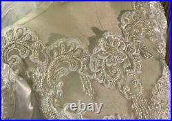 Stunning White Satin Long Sleeve Wedding Dress Bridal Gown & Veil Size Large